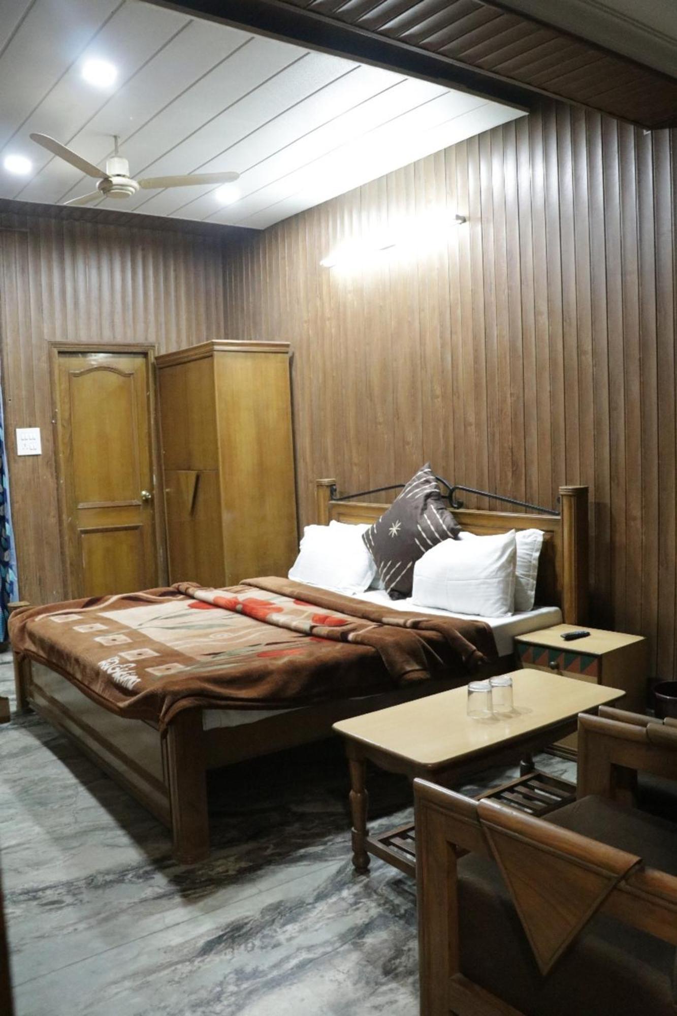 Hotel Royal Palace Jalandhar Exterior photo