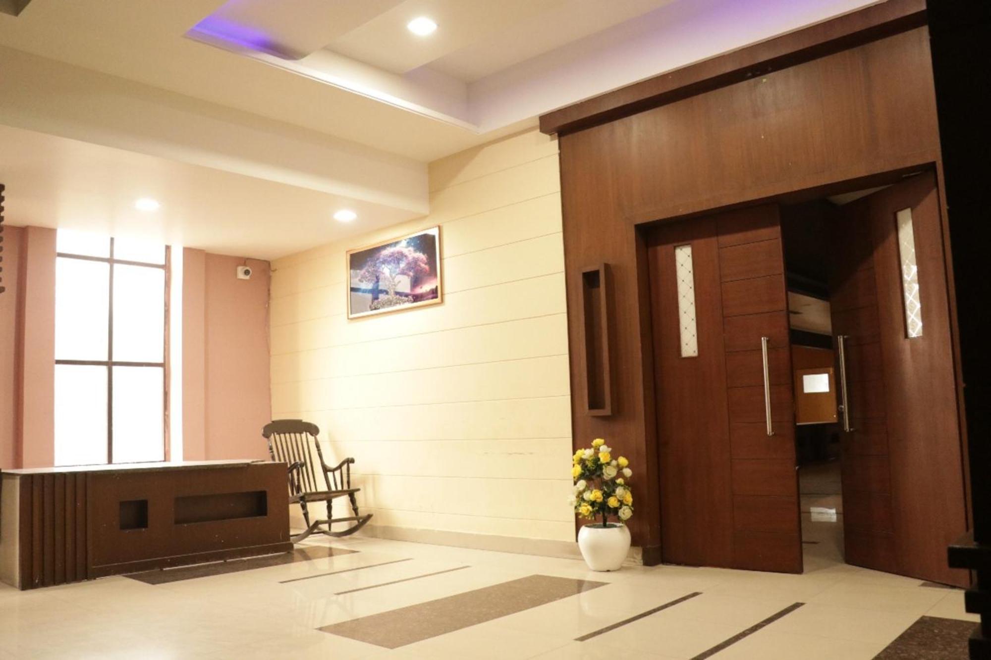 Hotel Royal Palace Jalandhar Exterior photo
