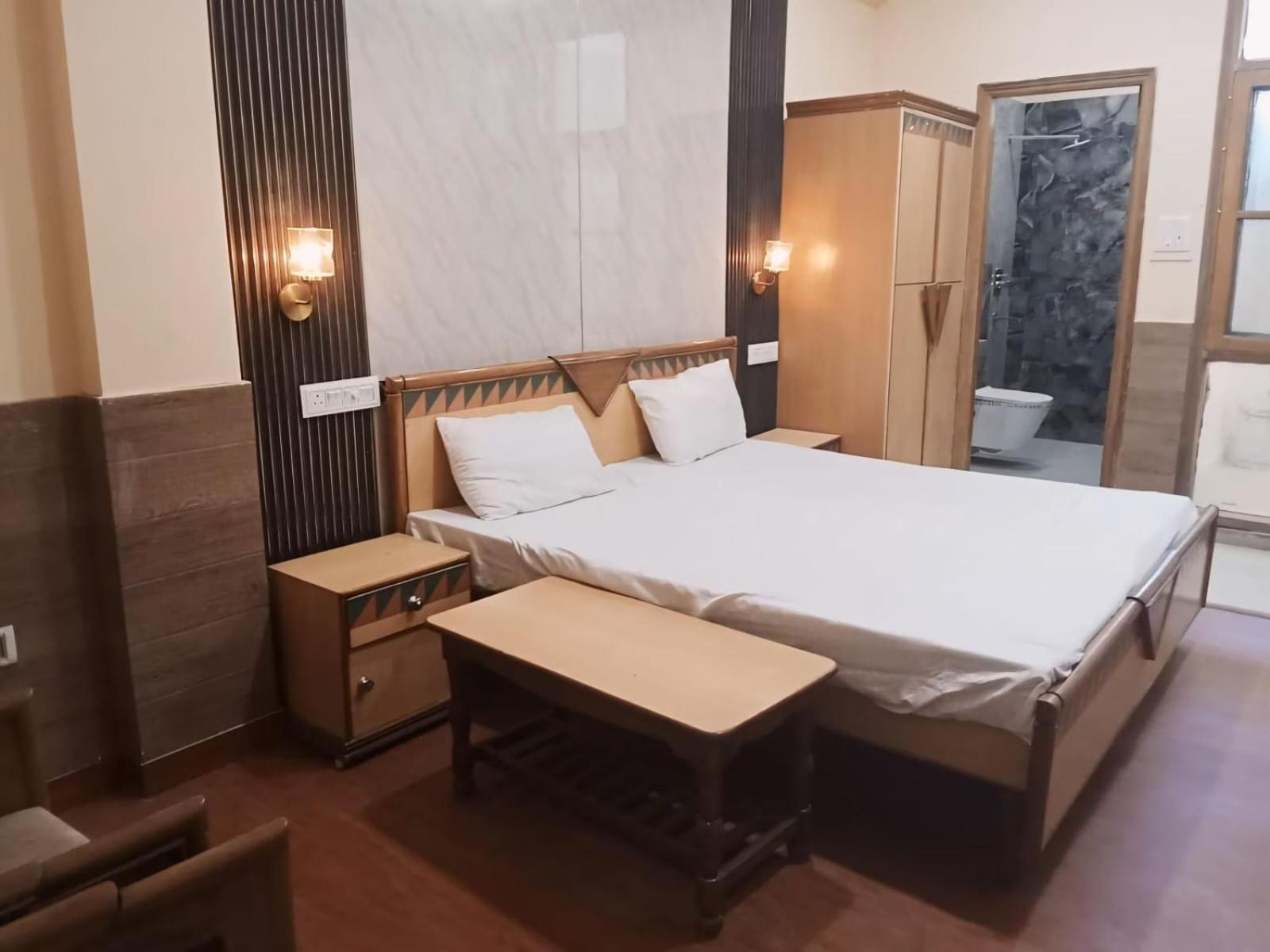 Hotel Royal Palace Jalandhar Exterior photo